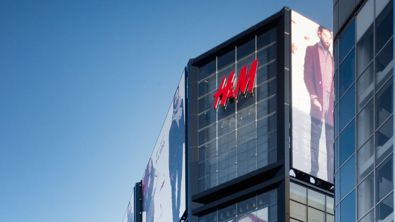 H&M Mengalami Kerugian Terbesar Dalam 10 Tahun. Akan Tutup 170 Toko Di Seluruh Dunia Dalam Tahun 2020